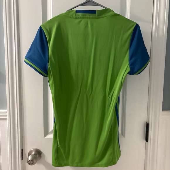 Women’s Seattle Sounders Jersey Kit - Picture 2 of 6